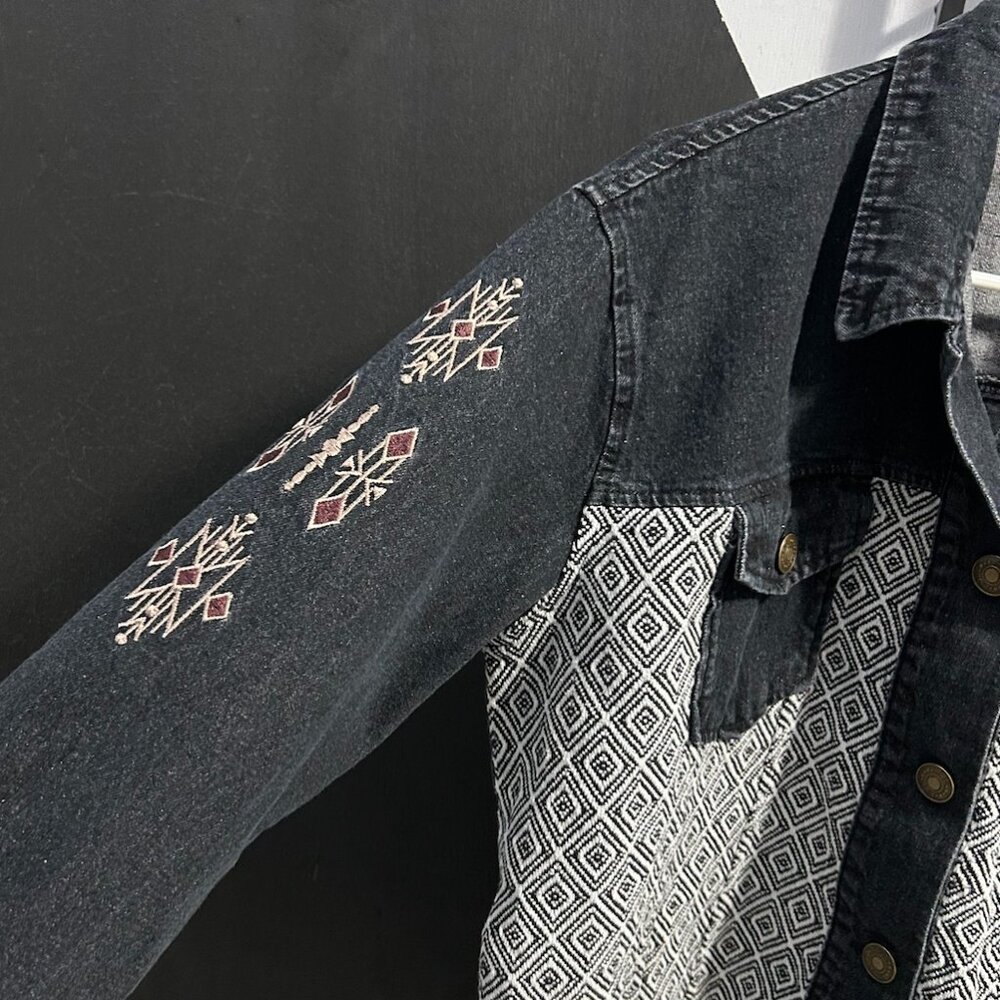POL Black Washed Denim Jacket Geometric Tapestry/Embroidered Sleeves Women's S - Picture 8 of 12